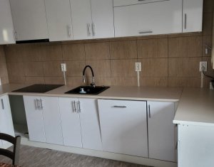 Lakás 3 szobák eladó on Floresti