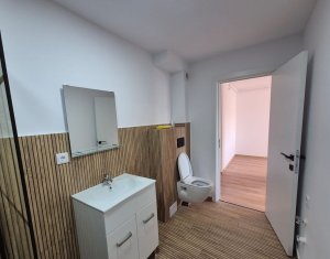 Apartment 3 rooms for sale in Floresti