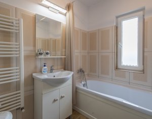 Lakás 3 szobák eladó on Floresti