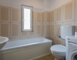 Lakás 3 szobák eladó on Floresti