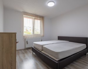 Lakás 3 szobák eladó on Floresti