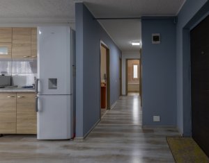 Lakás 3 szobák eladó on Floresti