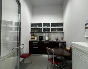 Imobil 2620mp compus din Parter + 3 Etaje, Muncii zona Terapia