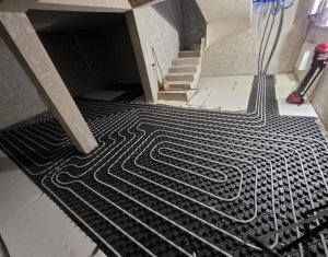 Ház 5 szobák eladó on Dezmir