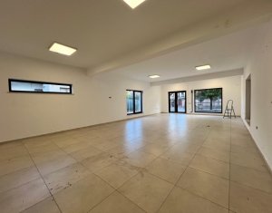 Spatiu comercial 96mp, parcari si curte exterioara, zona Str. Maramuresului