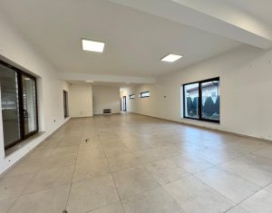 Spatiu comercial 96mp, parcari si curte exterioara, zona Str. Maramuresului