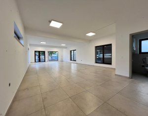 Spatiu comercial 96mp, parcari si curte exterioara, zona Str. Maramuresului