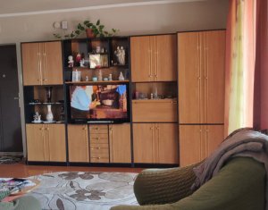 Apartment 3 rooms for sale in Floresti