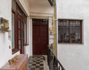  Apartament cu 3 camere 94mp in cladire istorica Bulevardul Eroilor