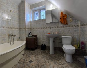 Casa, 128 mp utili, 220 mp teren, garaj, P+M, Cart. Andrei Muresanu