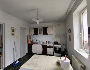 Casa, 128 mp utili, 220 mp teren, garaj, P+M, Cart. Andrei Muresanu