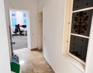 Spatiu birouri, 4 incaperi, 2 bai, 230mp, Centru, zona Regele Ferdinand