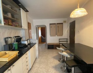 Appartement 4 chambres à louer dans Cluj-napoca, zone Zorilor