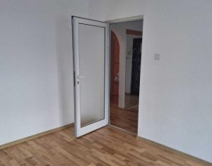 Appartement 4 chambres à louer dans Cluj-napoca, zone Zorilor