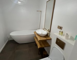 Apartament modern de inchiriat, 2 camere, parcare inclusa, zona Vivo