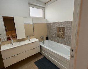 Apartament cu 3 camere, finisat, zona Tineretului
