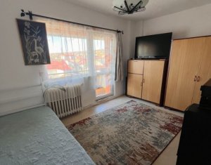 Apartament 3 camere decomandat, 2 bai, 75 mp, 2 parcari, zona Garii