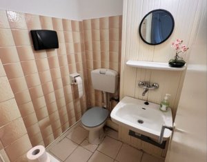 Apartament 3 camere decomandat, 2 bai, 75 mp, 2 parcari, zona Garii