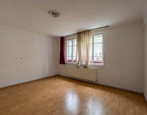 Casă de vânzare în Andrei Mureșanu – zona exclusivista!