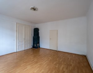 Casă de vânzare în Andrei Mureșanu – zona exclusivista!