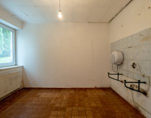 Casă de vânzare în Andrei Mureșanu – zona exclusivista!