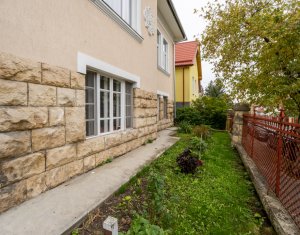 Casă de vânzare în Andrei Mureșanu – zona exclusivista!