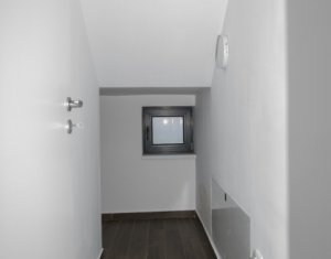 Casa finisata, partial mobilata, la superpret - cartier nou in Dezmir