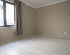 Casa finisata, partial mobilata, la superpret - cartier nou in Dezmir