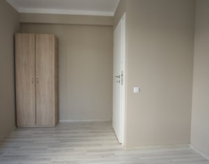 Casa finisata, partial mobilata, la superpret - cartier nou in Dezmir