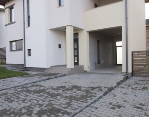 Casa finisata, partial mobilata, la superpret - cartier nou in Dezmir