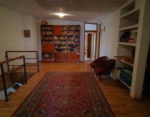 Maison 6 chambres à louer dans Cluj-napoca, zone Dambul Rotund