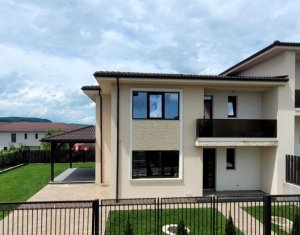 Casa 120mp| Gradina 317mp| la  intrare in  Chinteni