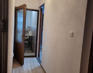 Vanzare apartament cu 2 camere str Jupiter Baciu Petrom