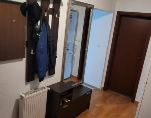 Vanzare apartament cu 2 camere str Jupiter Baciu Petrom