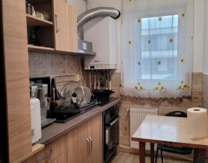 Vanzare apartament cu 2 camere str Jupiter Baciu Petrom