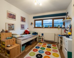 Ház 5 szobák eladó on Floresti