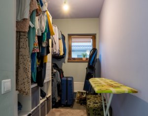 Ház 5 szobák eladó on Floresti