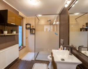 Ház 5 szobák eladó on Floresti