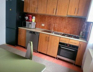 Apartament cu 3 camere Zona Eroilor Floresti