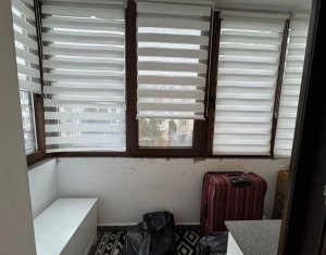 Apartament cu 3 camere decomandat, etaj 2/4, Intre Lacuri