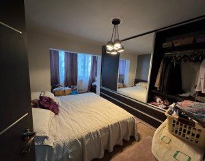 Apartament cu 3 camere decomandat, etaj 2/4, Intre Lacuri