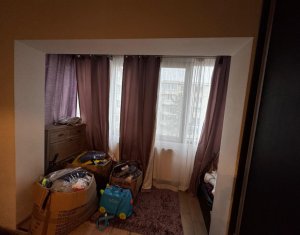 Apartament cu 3 camere decomandat, etaj 2/4, Intre Lacuri