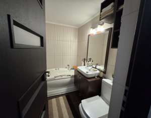 Apartament cu 3 camere decomandat, etaj 2/4, Intre Lacuri