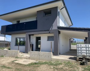 House 4 rooms for sale in Dezmir