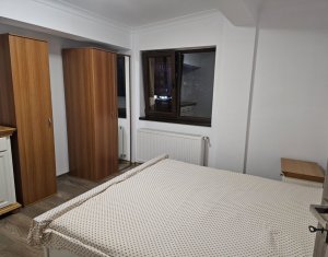 Apartament cu 3 camere, pod, boxa la subsol, parcare exterioara, Floresti