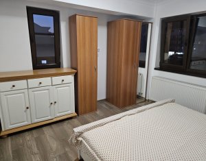 Apartament cu 3 camere, pod, boxa la subsol, parcare exterioara, Floresti