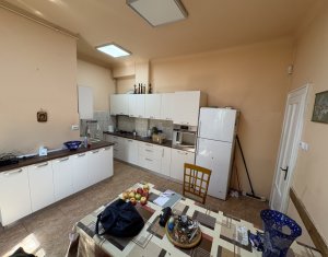 Maison 5 chambres à louer dans Cluj-napoca, zone Centru