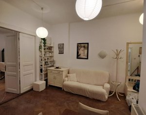 2 camere, vila interbelica, parcul central, curte, renovat