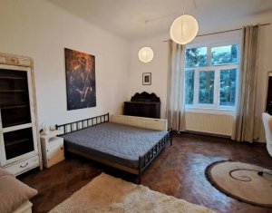 2 camere, vila interbelica, parcul central, curte, renovat