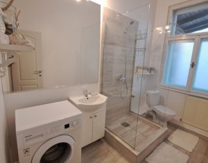 2 camere, vila interbelica, parcul central, curte, renovat